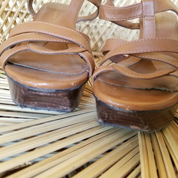 BCBG Sling back sandle shoe 6.5 - Picture 4 of 4